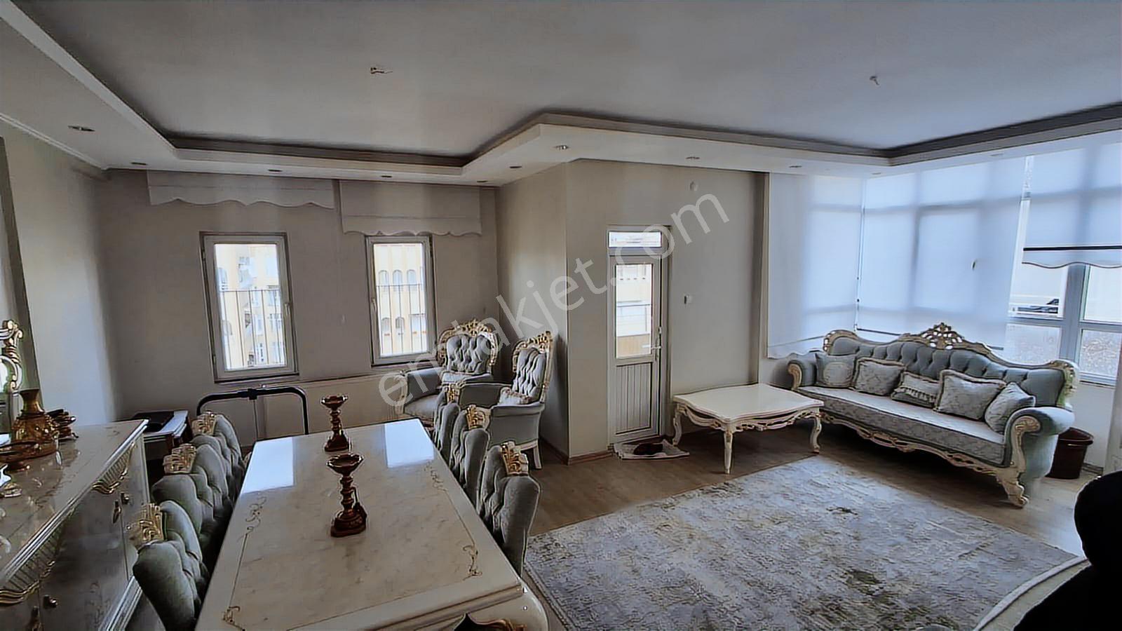 Babacandan Yenişehir Emniyet Cadesinde İçi Yapılı 3+1 Lüks Daire - Görsel 2