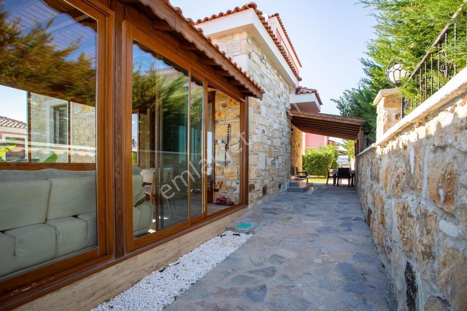 Foça Yenibağarası Mah. Satılık 4+1 Müstakil Villa - Görsel 34