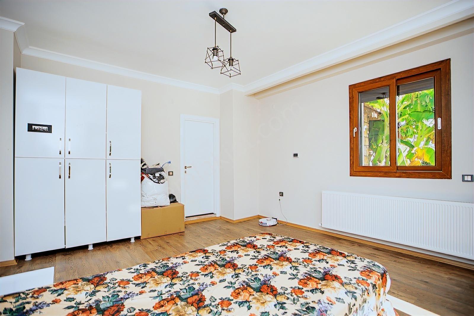Foça Yenibağarası Mah. Satılık 4+1 Müstakil Villa - Görsel 17