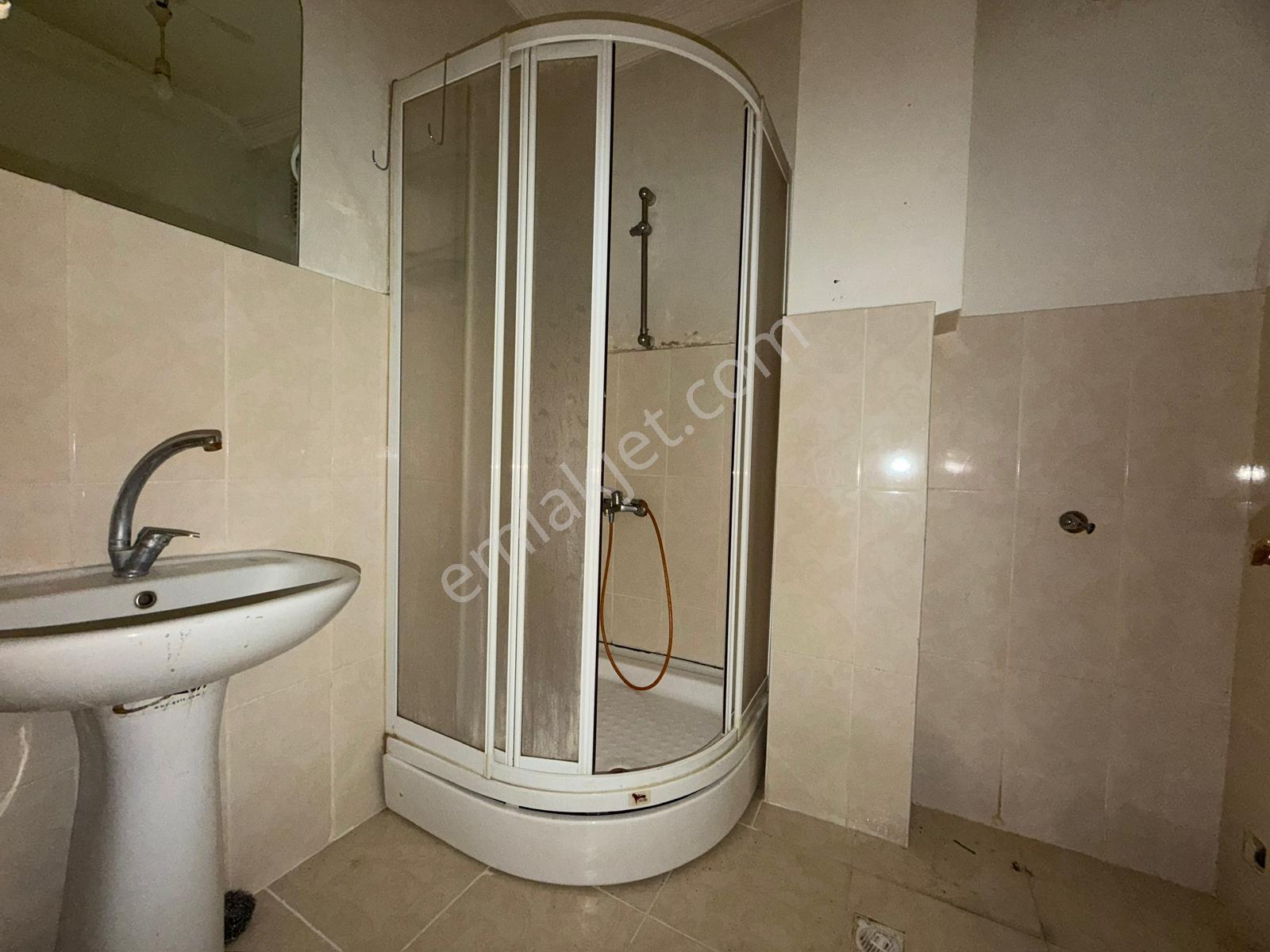 Etlik Hast. Bölgesi Yakını Kiralık Y.giriş 2+1 Balkonlu 90m2 Net - Görsel 3