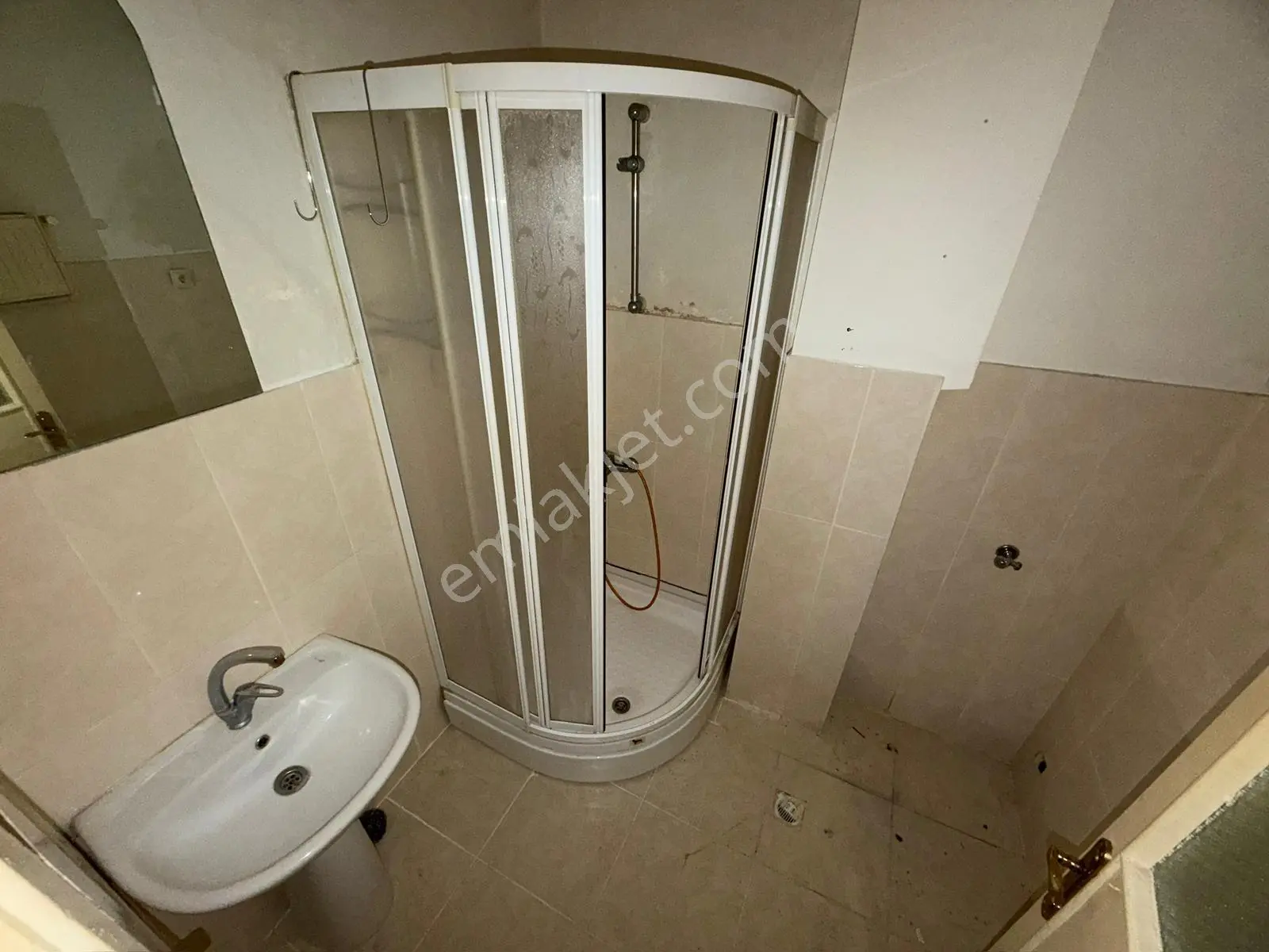 Etlik Hast. Bölgesi Yakını Kiralık Y.giriş 2+1 Balkonlu 90m2 Net - Görsel 5