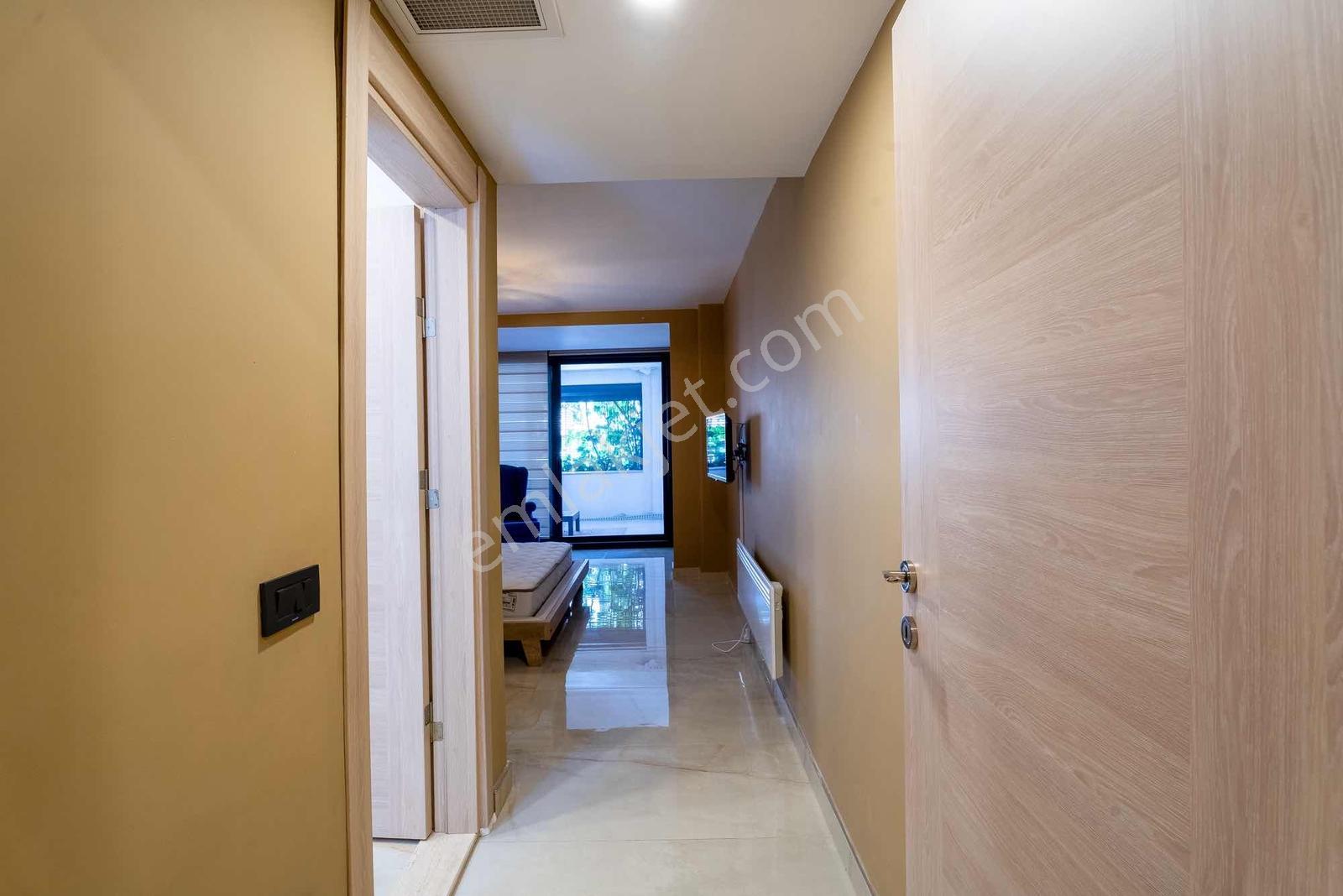 Bardakçı Mirage Marin Sitesi'nde Deniz Manzaralı Tripleks - Görsel 16