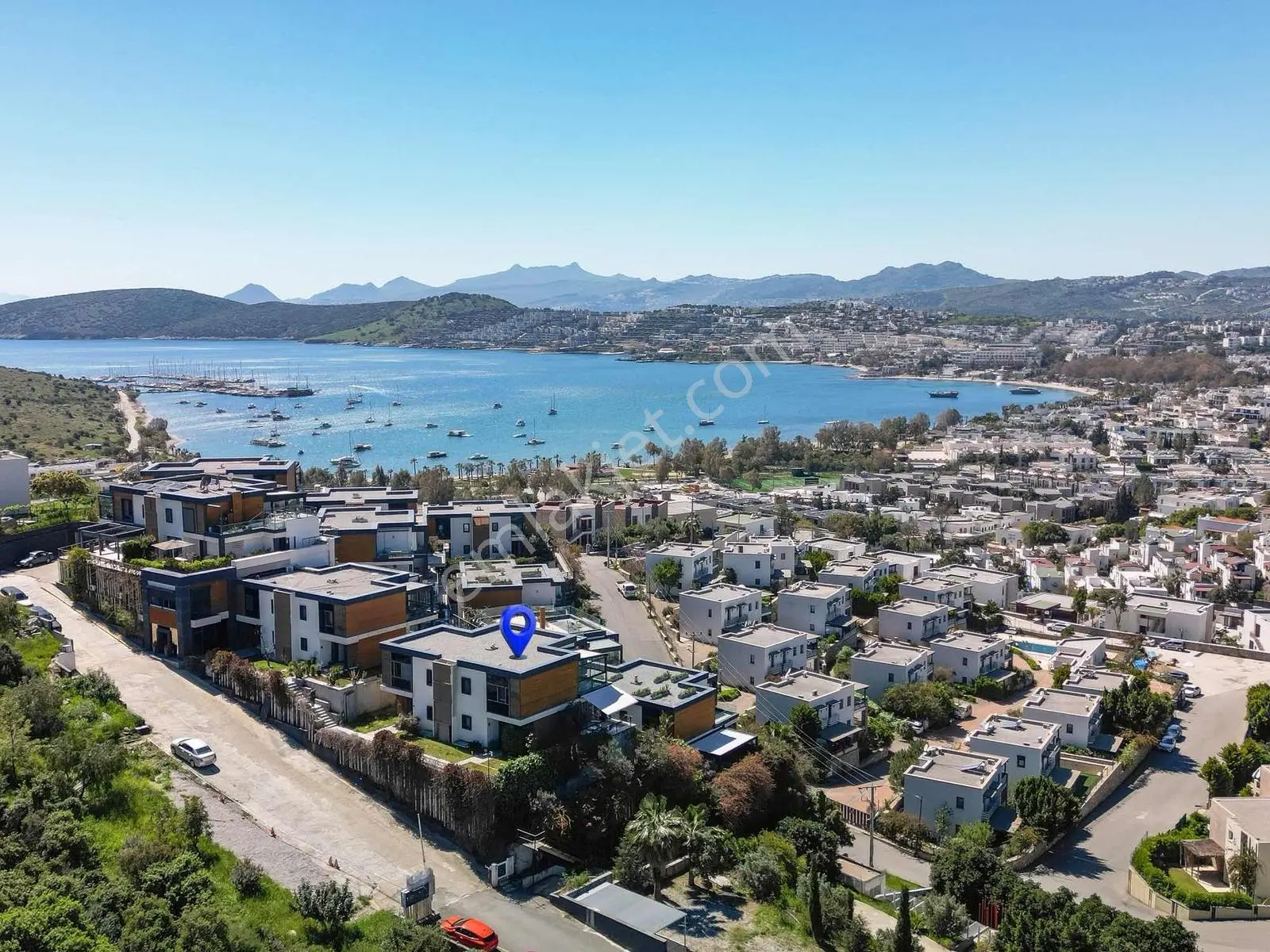 Bardakçı Mirage Marin Sitesi'nde Deniz Manzaralı Tripleks