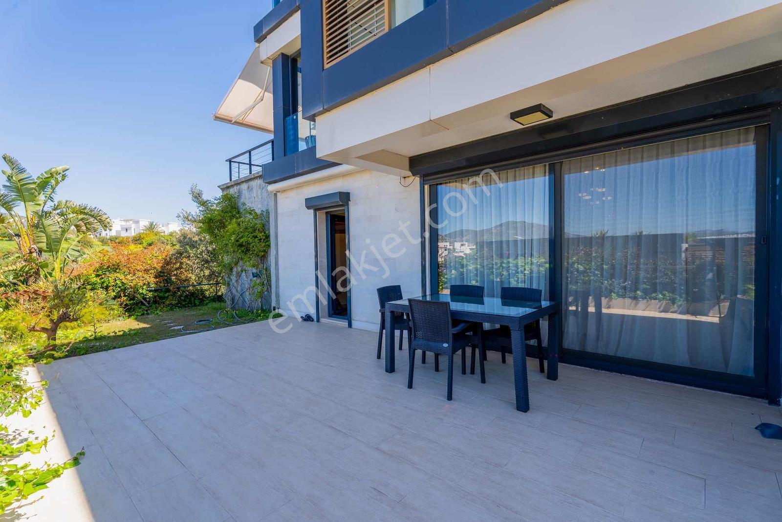 Bardakçı Mirage Marin Sitesi'nde Deniz Manzaralı Tripleks - Görsel 23