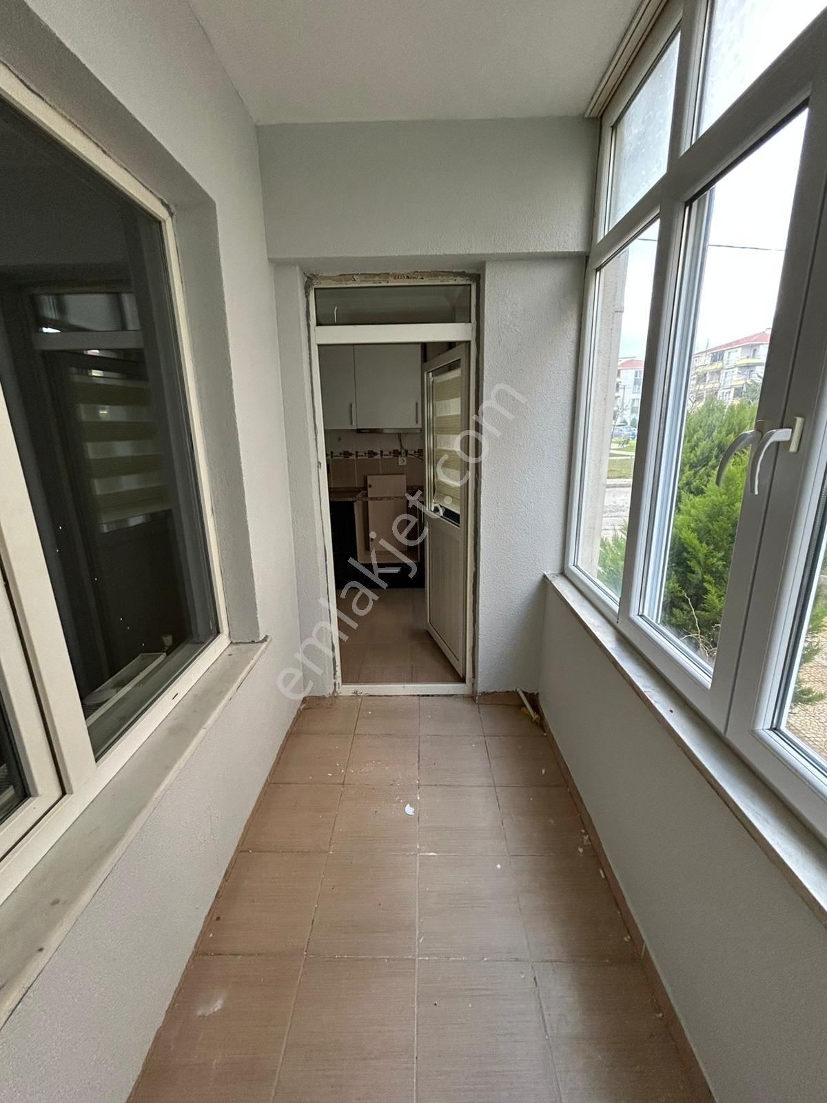 İstasyon Mahallesinde Kiralık 3+1 Yüksek Giriş Daire - Görsel 12