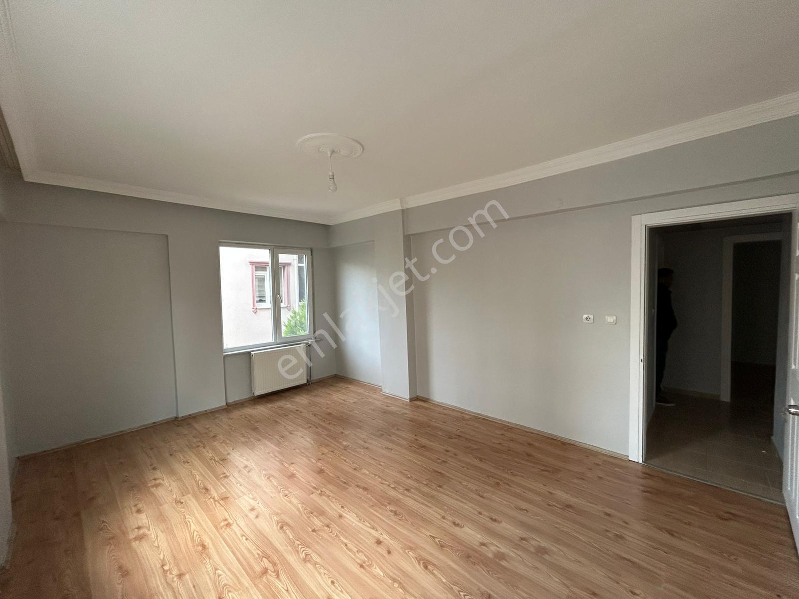 İstasyon Mahallesinde Kiralık 3+1 Yüksek Giriş Daire - Görsel 3