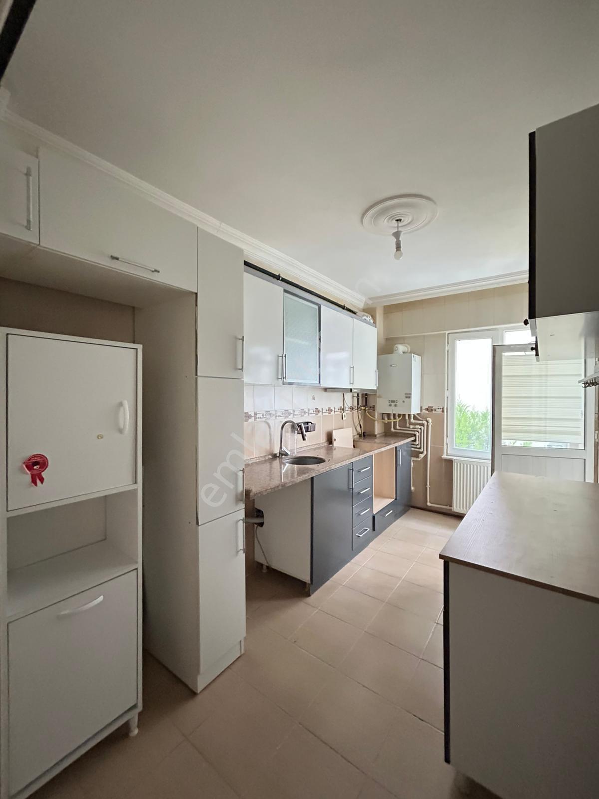 İstasyon Mahallesinde Kiralık 3+1 Yüksek Giriş Daire - Görsel 32