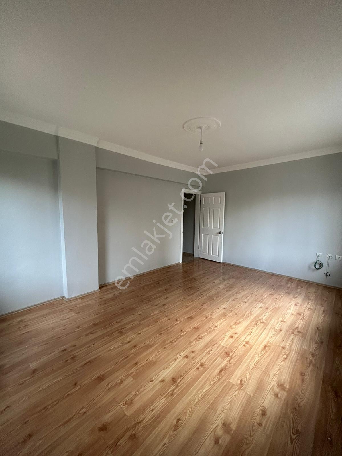 İstasyon Mahallesinde Kiralık 3+1 Yüksek Giriş Daire - Görsel 34