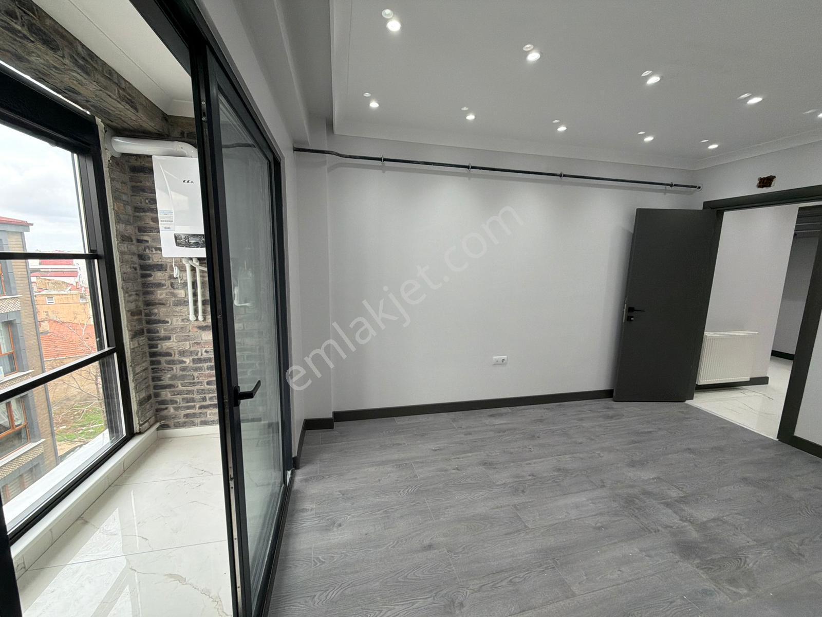 Karacaibrahim Mah Kurtuluş Cad. Üzeri Kiralık 2+0 Balkonlu Daire - Görsel 33