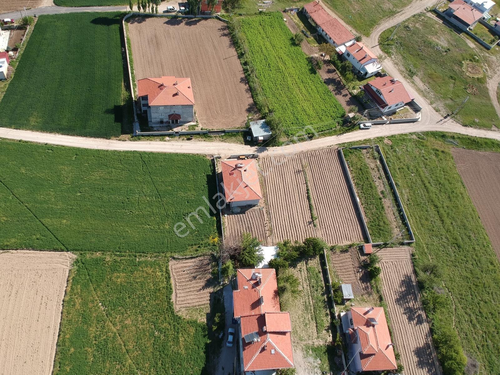 İlbey // Şuhut Merkez "zafer" Mahallesinde Satılık 1966 M² Arsa - Görsel 13