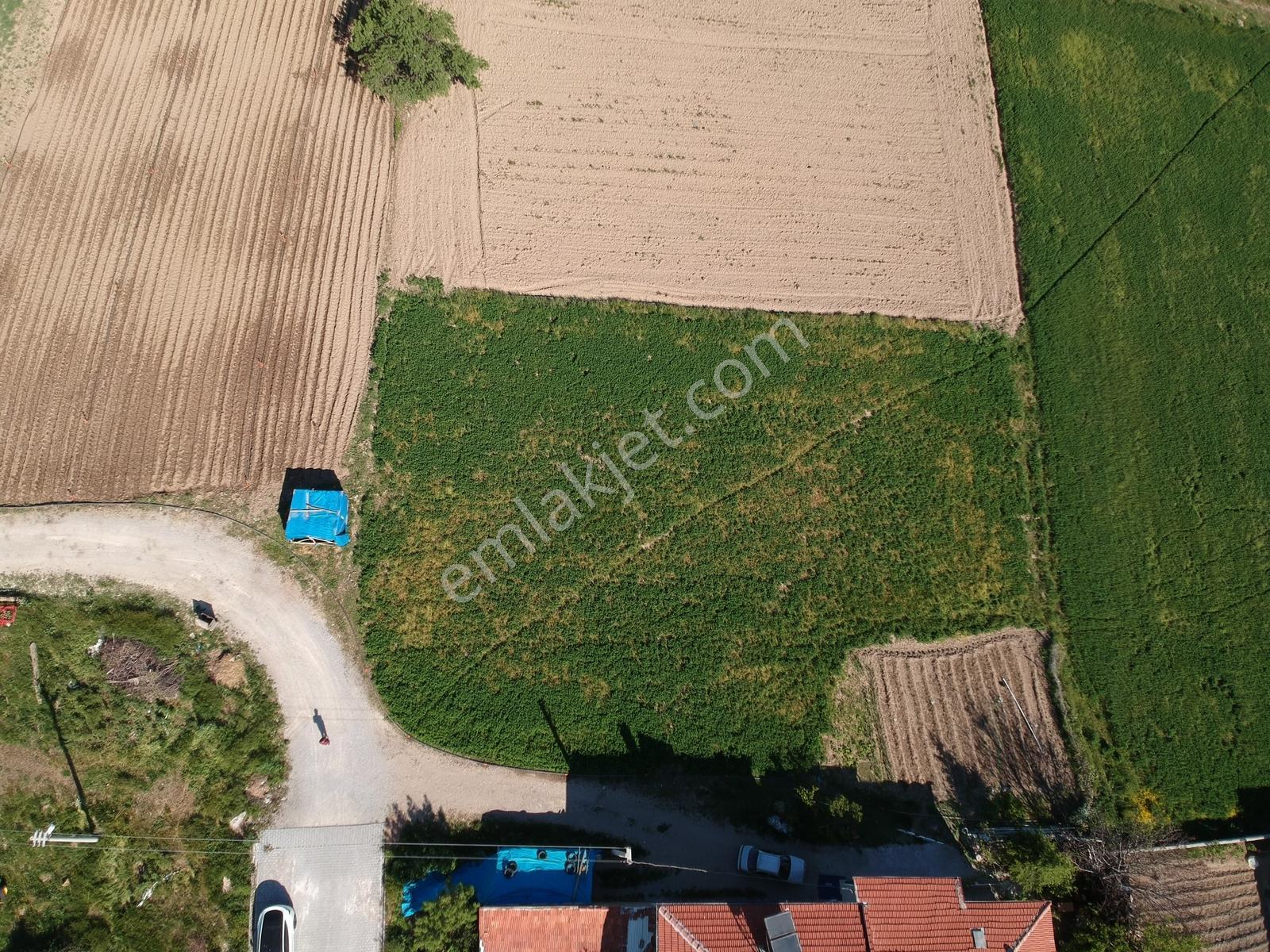 İlbey // Şuhut Merkez "zafer" Mahallesinde Satılık 1966 M² Arsa - Görsel 17