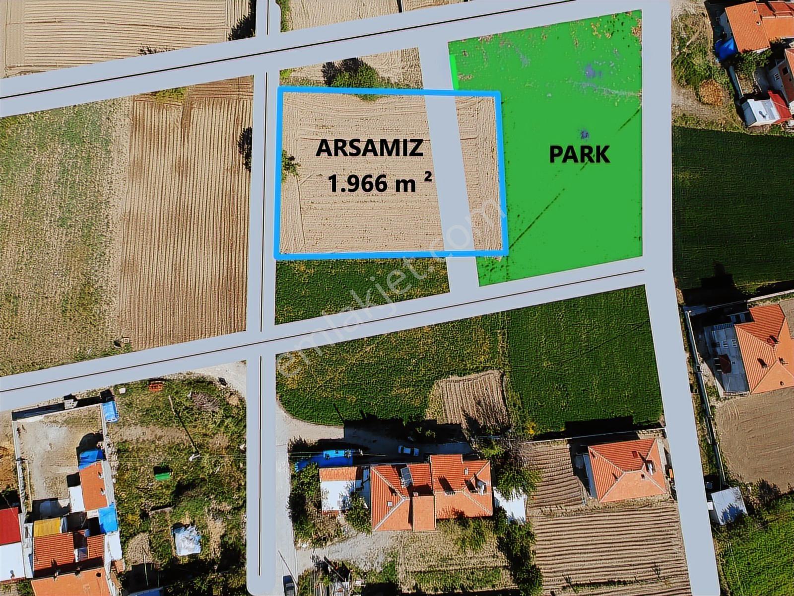 İlbey // Şuhut Merkez "zafer" Mahallesinde Satılık 1966 M² Arsa
