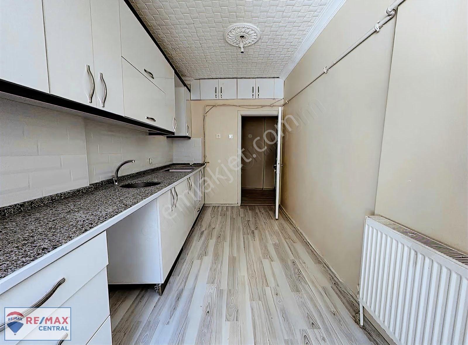 Remax Central'dan Mehmetpaşa'da 2+1 Satılık Daire - Görsel 8