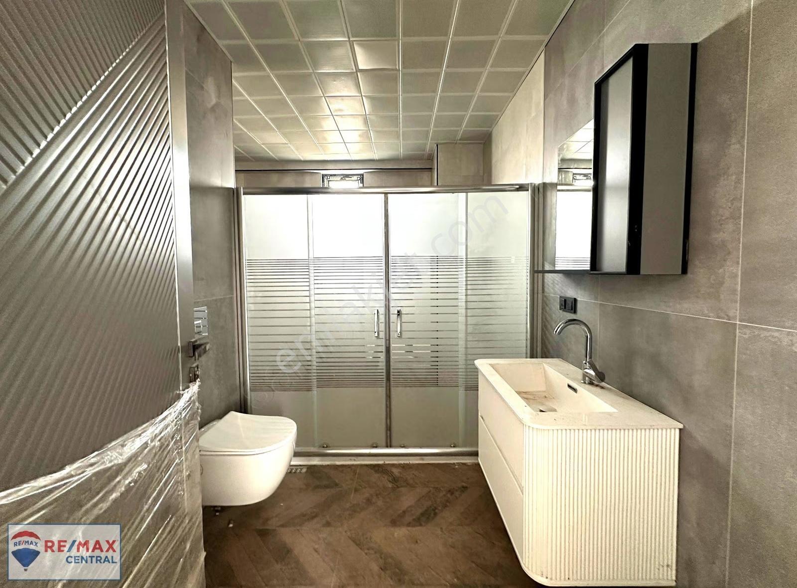 Remax Central' Esenyurtta Villa Sitesi İçerisinde Lux 6+1 Villa - Görsel 10