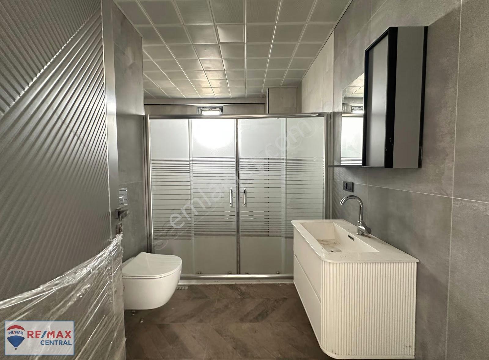 Remax Central' Esenyurtta Villa Sitesi İçerisinde Lux 6+1 Villa - Görsel 3