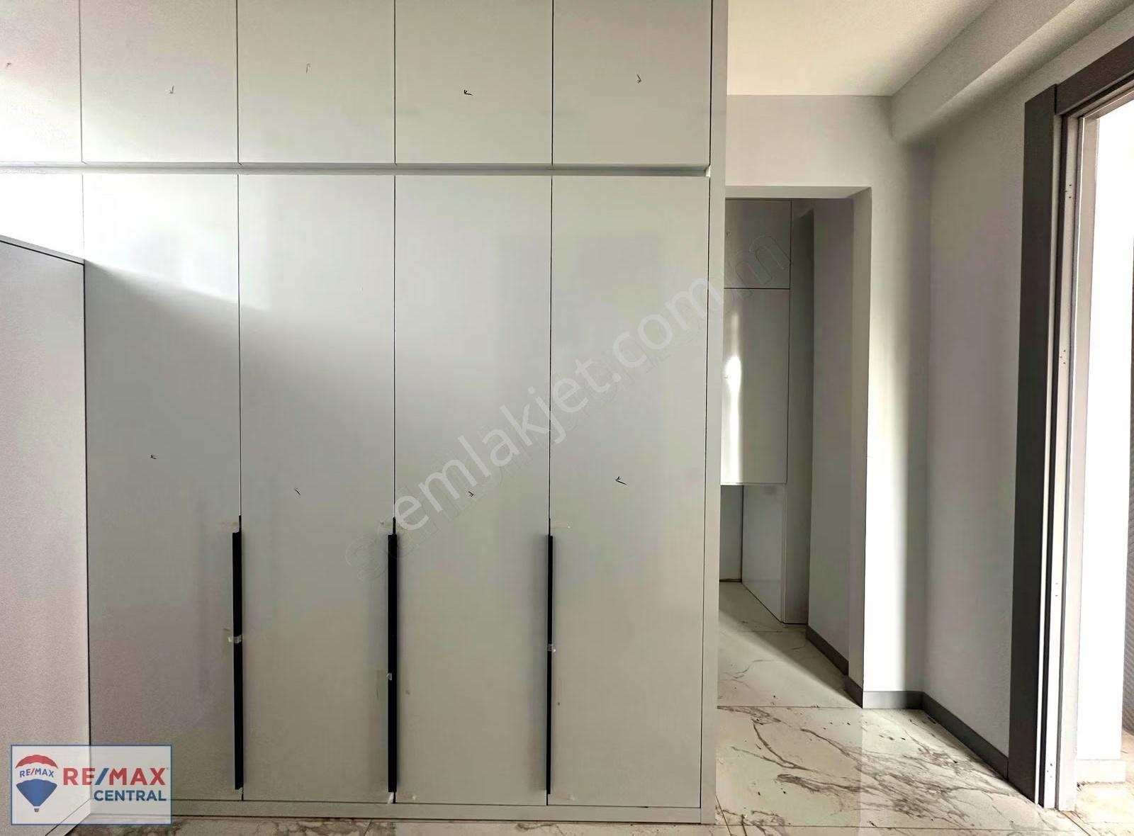 Remax Central' Esenyurtta Villa Sitesi İçerisinde Lux 6+1 Villa - Görsel 19