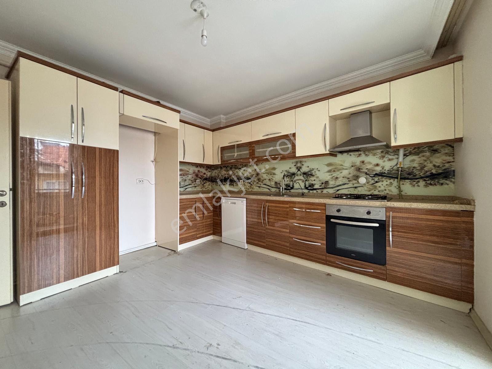 Mera Emlaktan Cumhuriyet Mh. Krediye Uygun 3+1 140m2 Daire