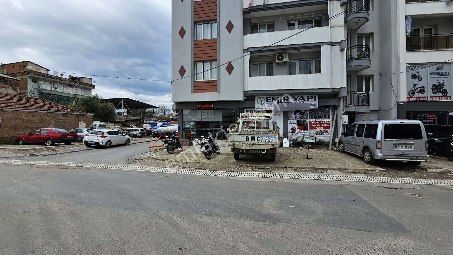 Yuvam Gayrimenkulden Manisa Salihli Gaziler Mahallesinde 50 M2 Satılık Dükkan