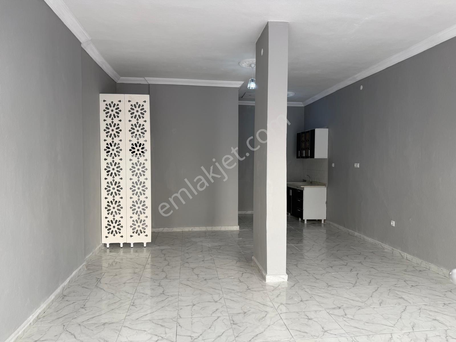Yigithan Gayrimenkul Cadde Üzerı Masrafsız Satılık Dükkan