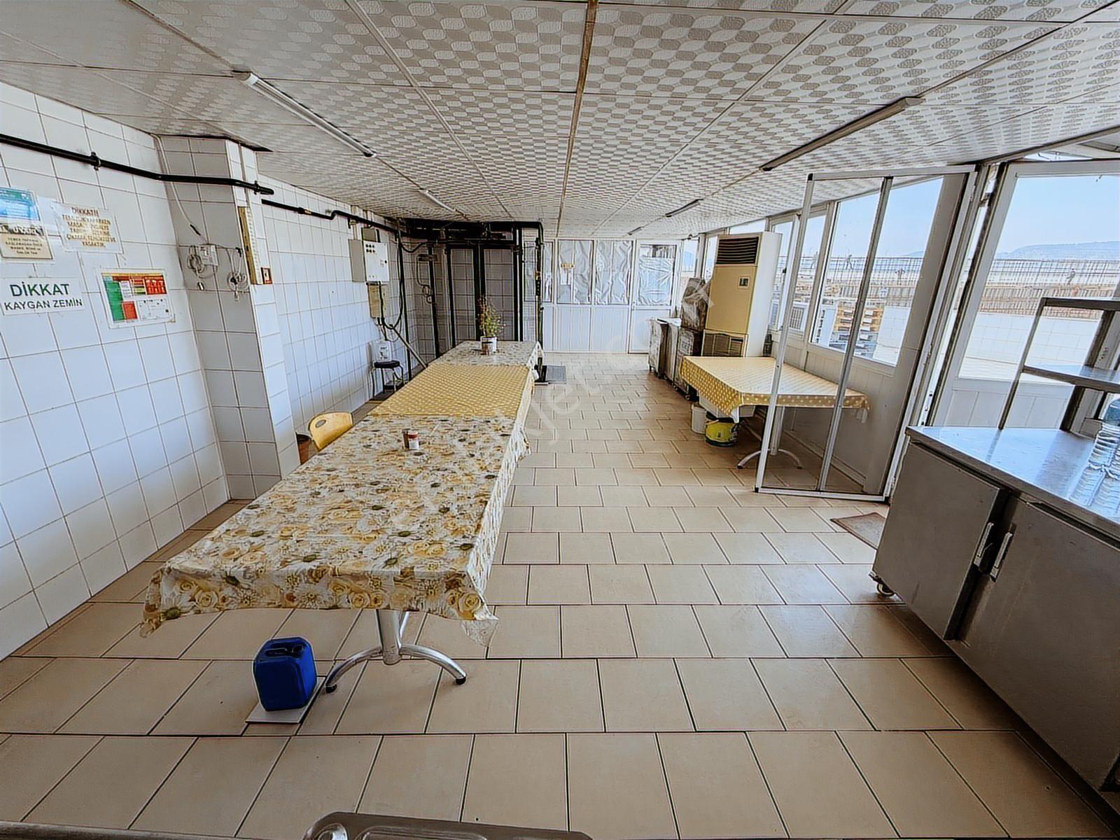 Bornova'da Hazır Kurulu Tatlı & Börek İmalathanesi Satılık - Görsel 29