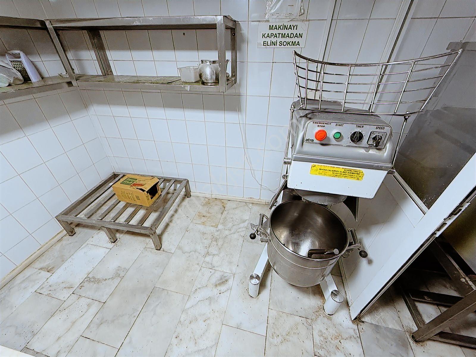 Bornova'da Hazır Kurulu Tatlı & Börek İmalathanesi Satılık - Görsel 13