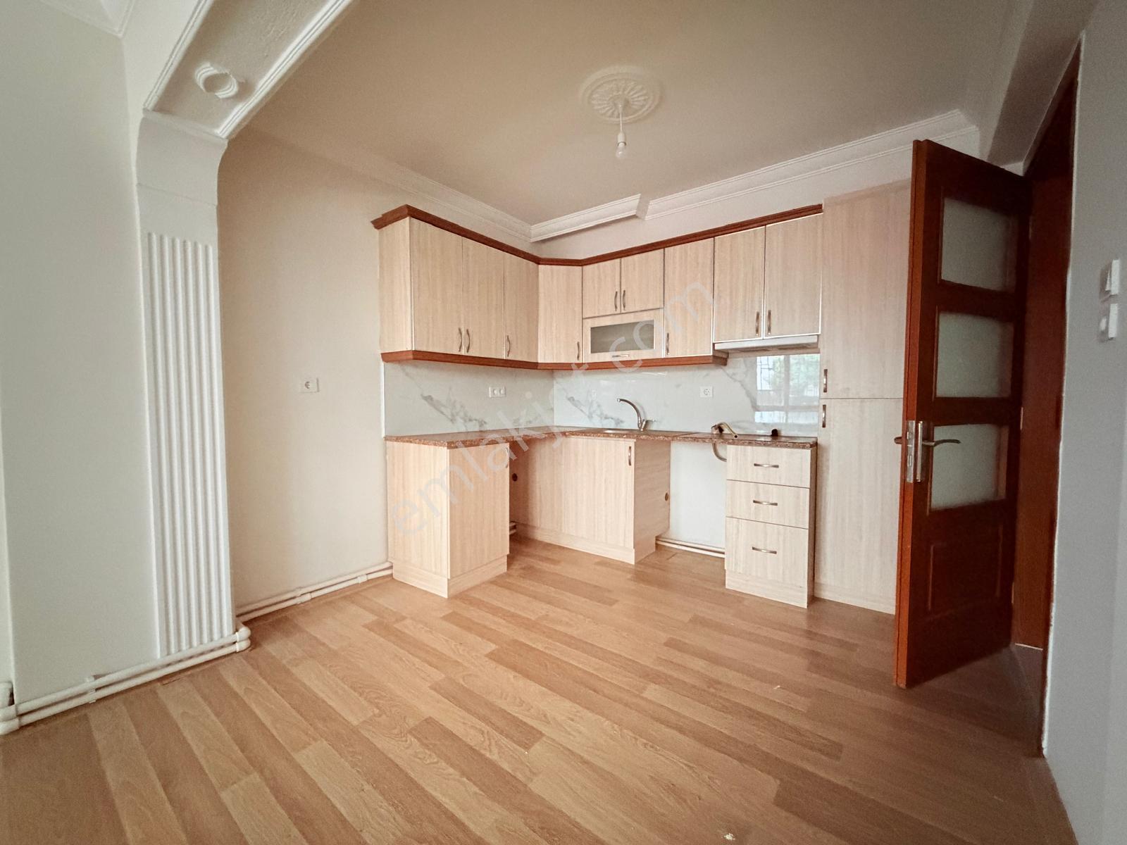 🏡 Göl-san Gayrimenkul’den 🏡 Kurtuluş Mah. Cadde Üzerinde Doğalgazlı Satılık Daire