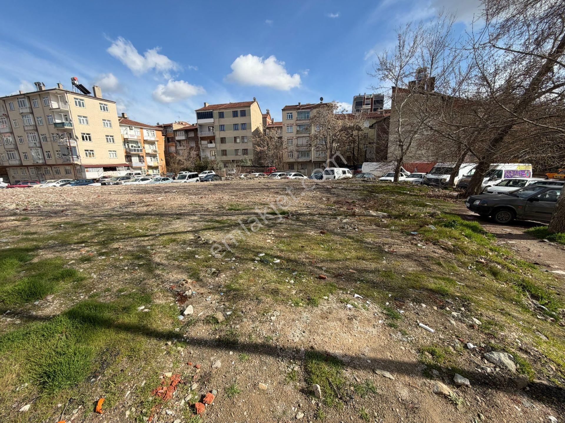 Mevsim Gayrimenkulden Yeni Mahellede Müthiş Konumda Arsa Hissesi