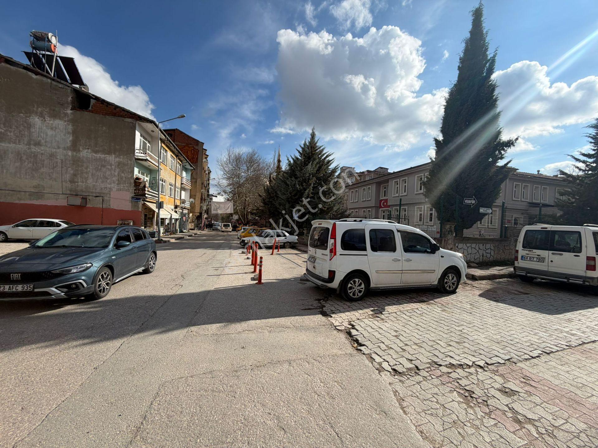 Mevsim Gayrimenkulden Yeni Mahellede Müthiş Konumda Arsa Hissesi - Görsel 8