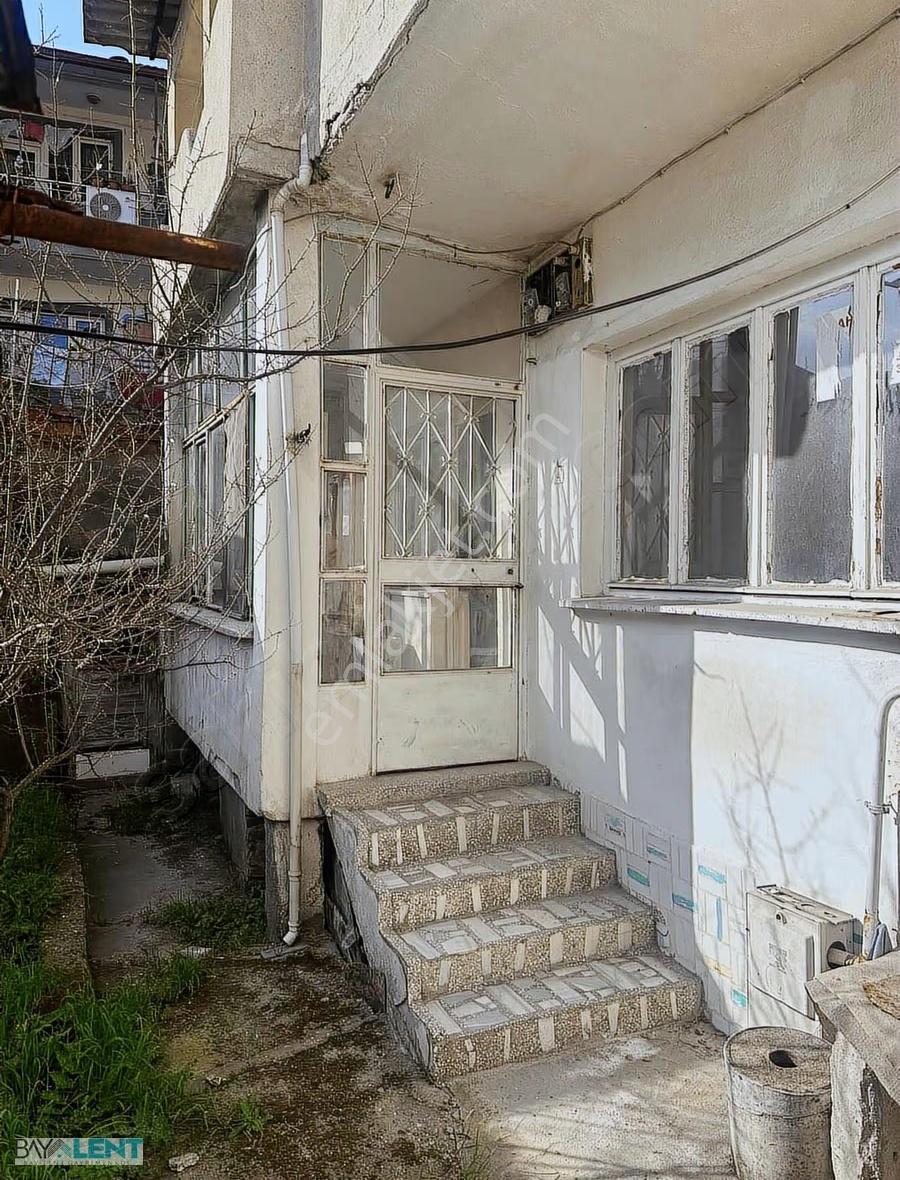 İçinde 2 Katlı Ev Olan Kıymetli Bir Bölgede Satılık Arsa - Görsel 22