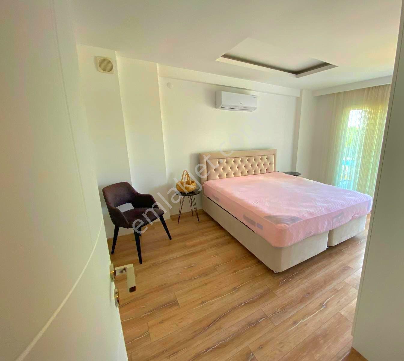 Kuşadasında Havuzlu Sitede Ful Eşyalı Doğalgazlı 2+1 Daire - Görsel 21