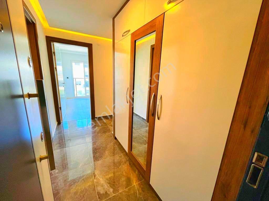 Kuşadasında Havuzlu Sitede Ful Eşyalı Doğalgazlı 2+1 Daire - Görsel 12