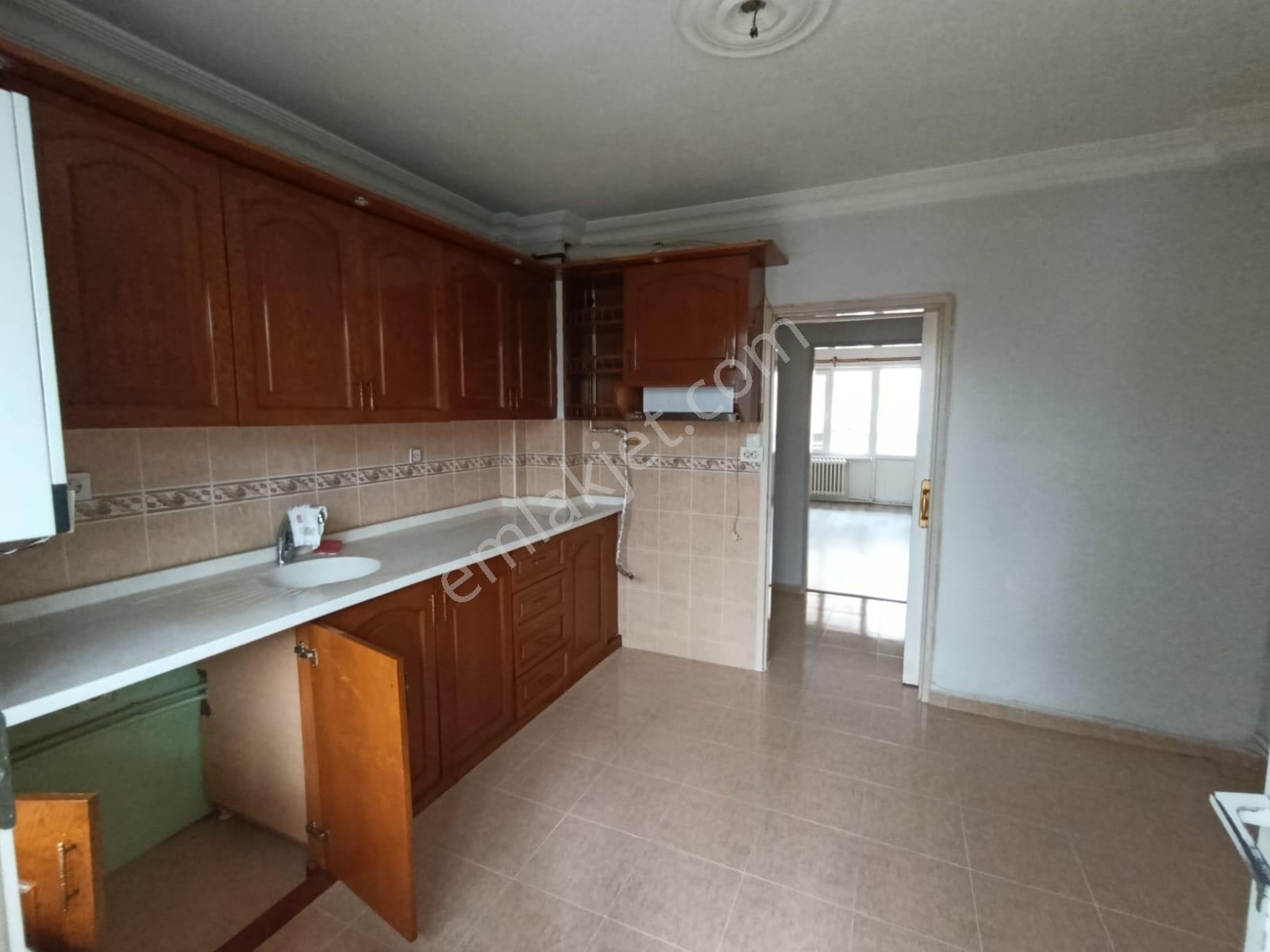 Bahçelievler Mah. Cadde Üzeri 2+1 Asansörlü Daire - Görsel 15