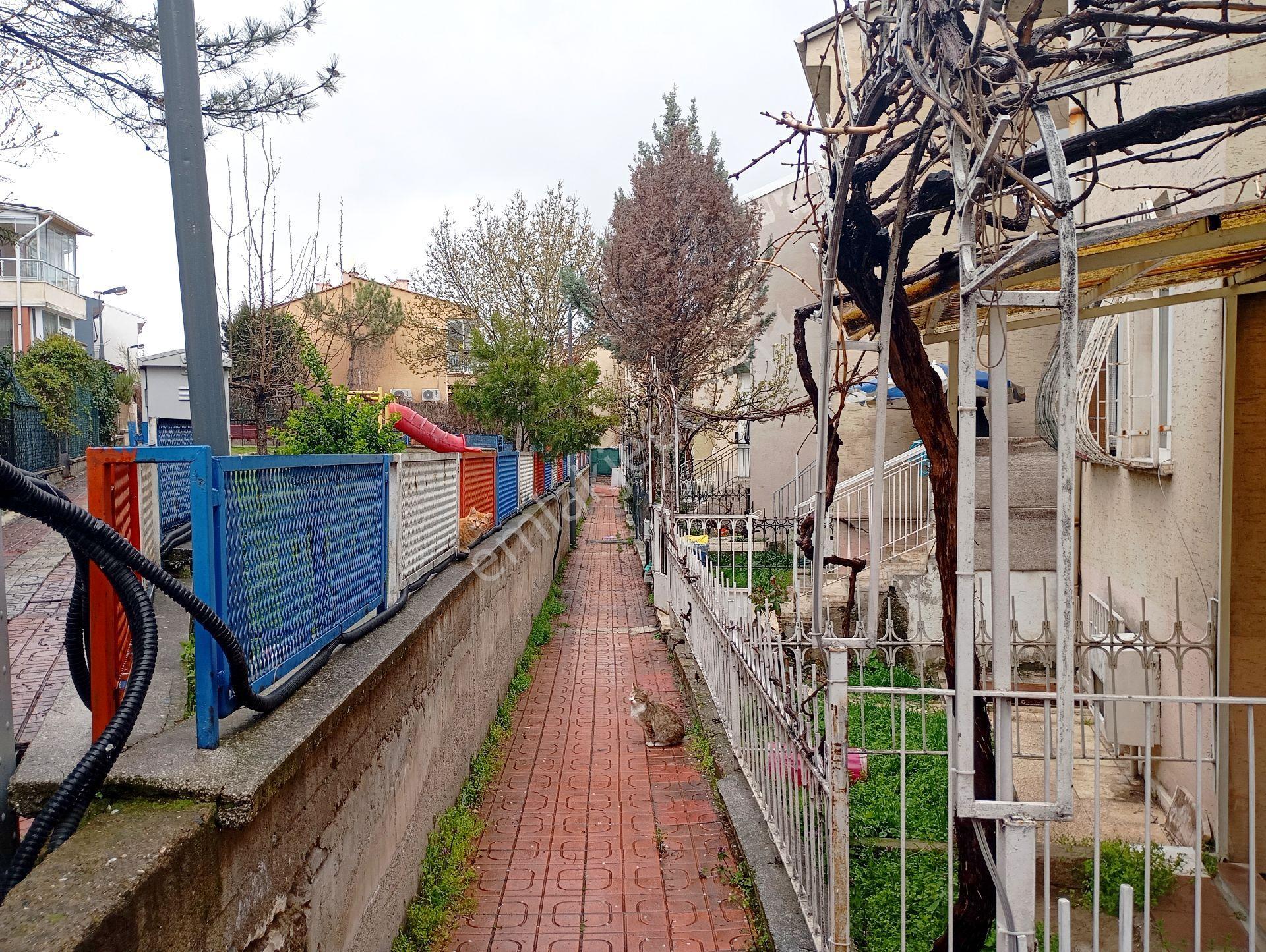 İnönü Mahallesi 60. Yıl Sitesinde Satılık 5+1 Tripleks Villa - Görsel 4