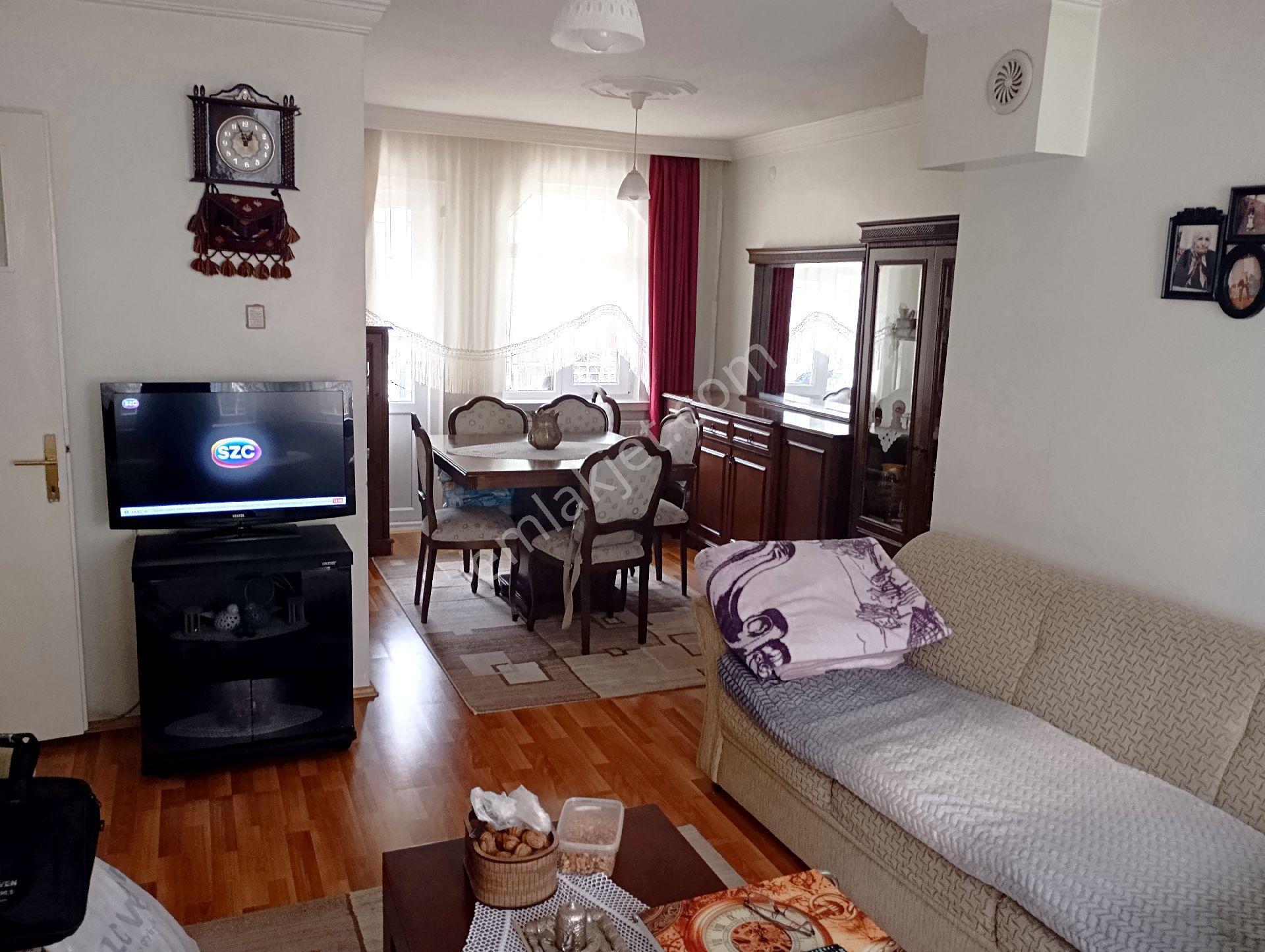 İnönü Mahallesi 60. Yıl Sitesinde Satılık 5+1 Tripleks Villa - Görsel 9