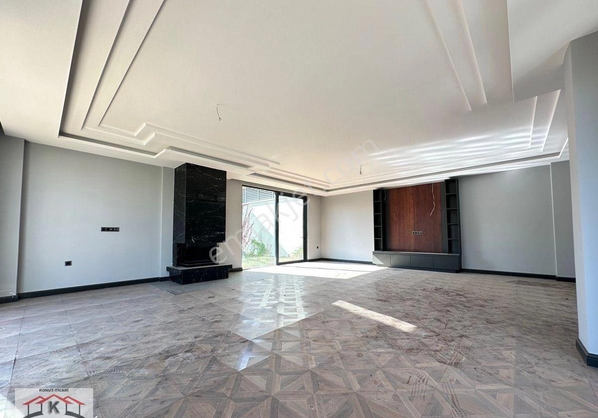 Kuzenler’den 7/24 Güvenlikli Site İçinde Havuzlu Muhteşem Villa - Görsel 15