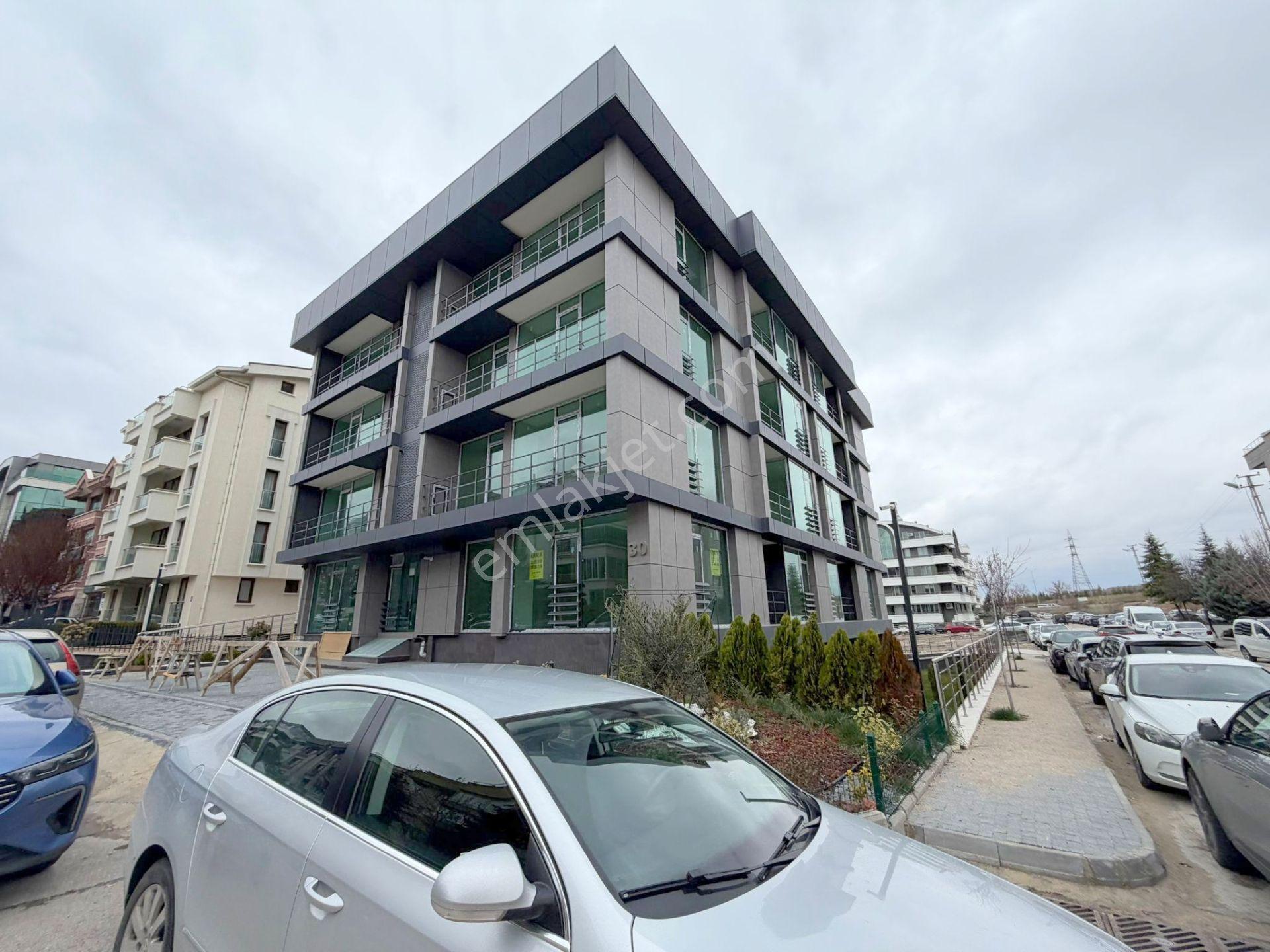Mustafa Kemal'de Havelsan Yanı 100 M2 Sıfır Köşe Ofis Ön Cephe - Görsel 22