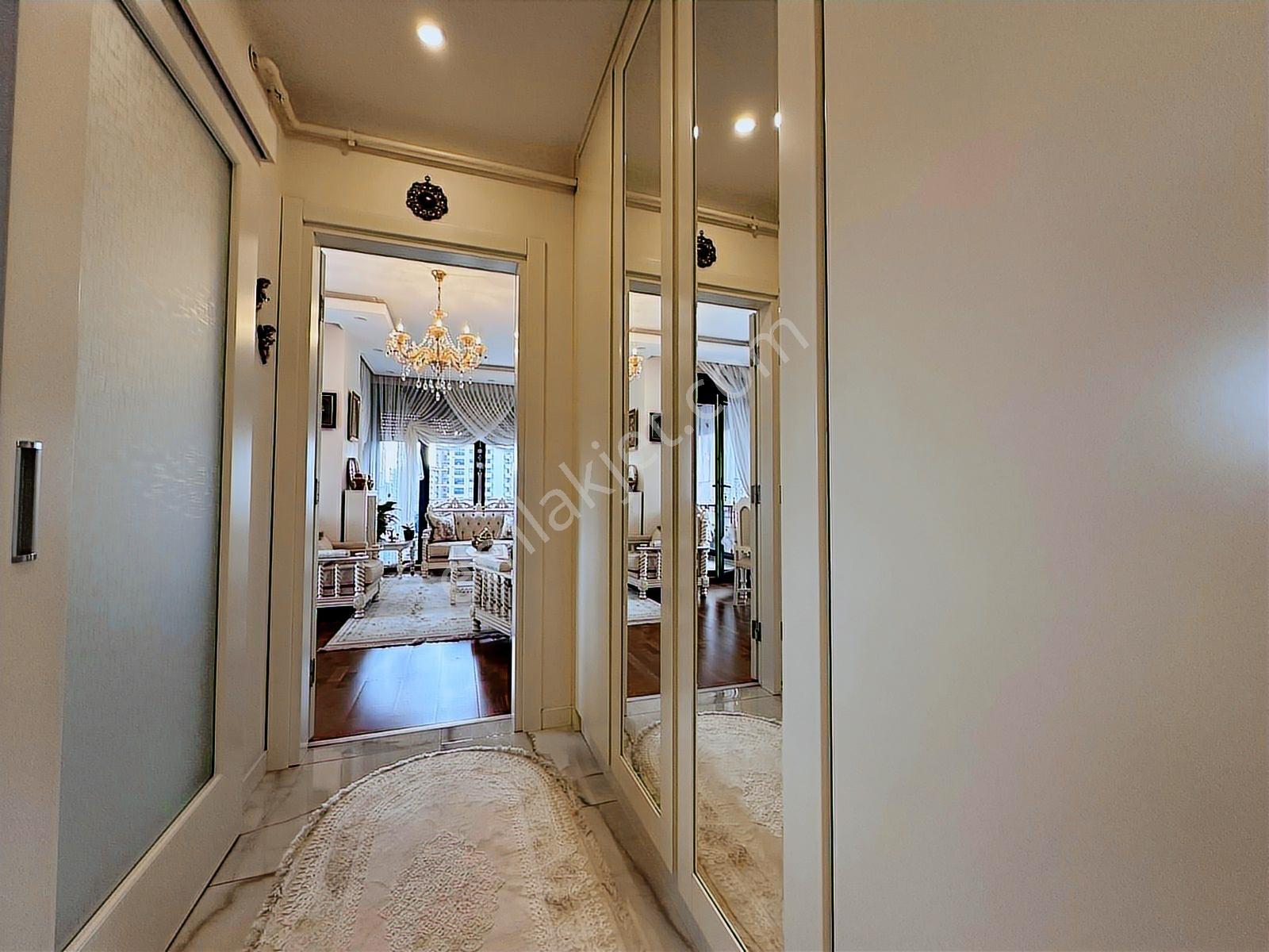 Kozyatağı Central Hospital Civarı Balkonlu Ebev. Banyolu 3+1 - Görsel 26