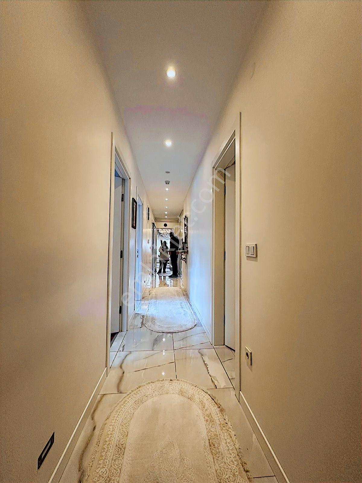 Kozyatağı Central Hospital Civarı Balkonlu Ebev. Banyolu 3+1 - Görsel 14