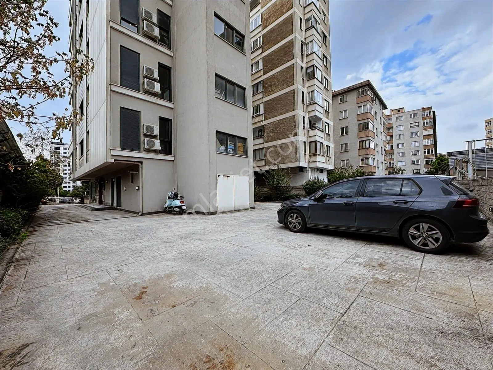 Kozyatağı Central Hospital Civarı Balkonlu Ebev. Banyolu 3+1 - Görsel 10
