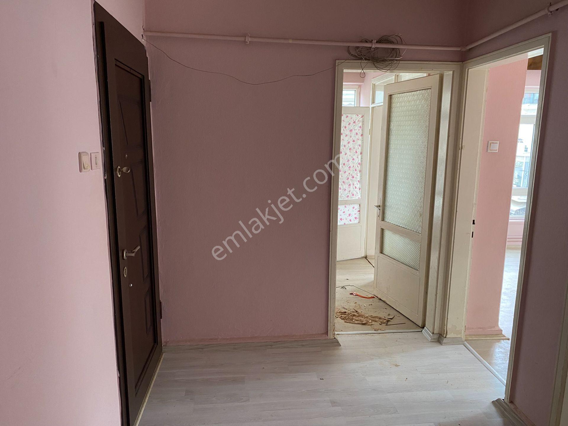 Gazi Cd. Üzeri, Elit Fırın Yakını Köşe Başı, 85 M2, 2+1 Doğalgazlı Kiralık Daire - Görsel 12