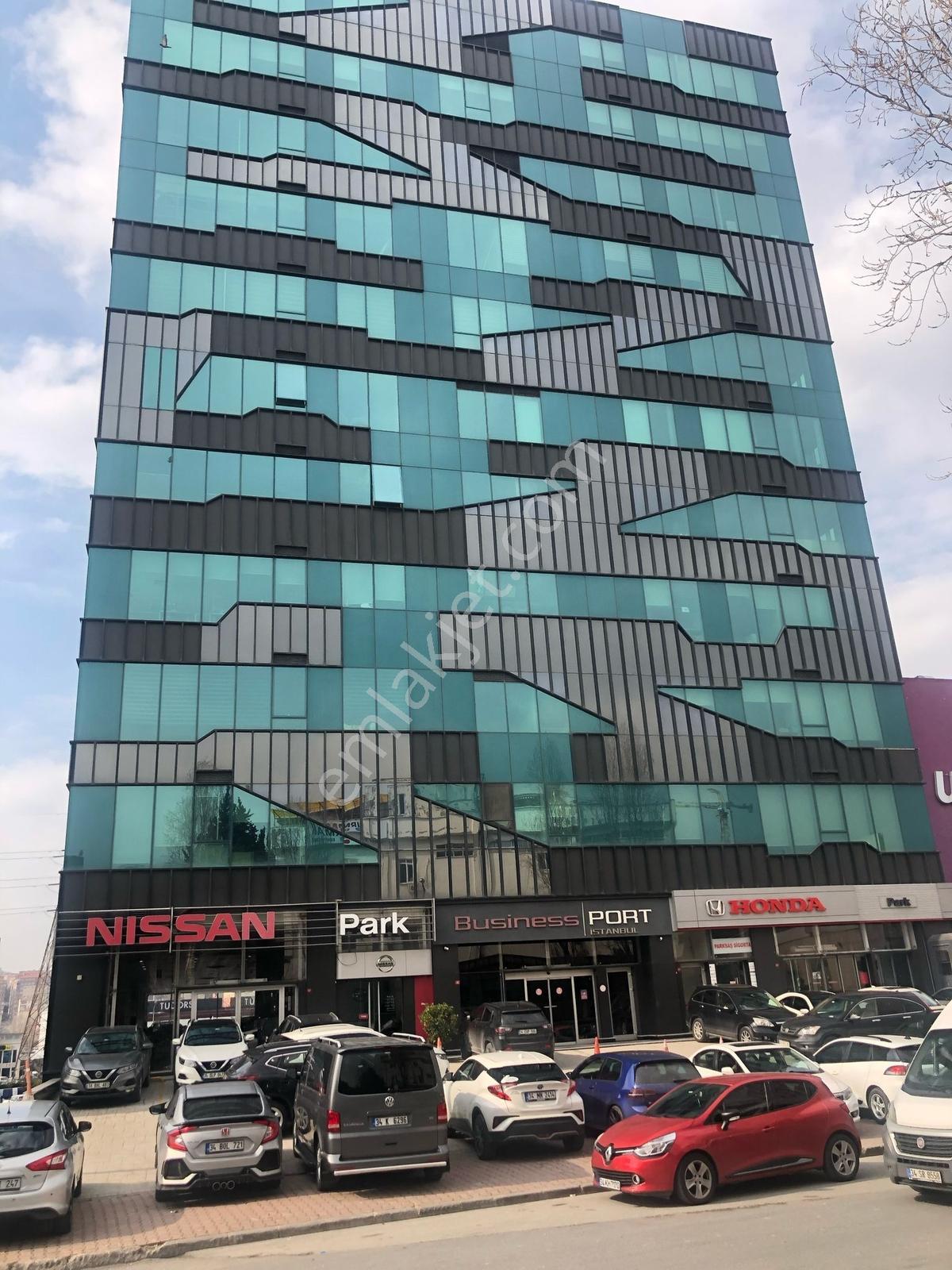Bahçelievler Basın Ekspres Business Port Plaza'da Ofis Katı
