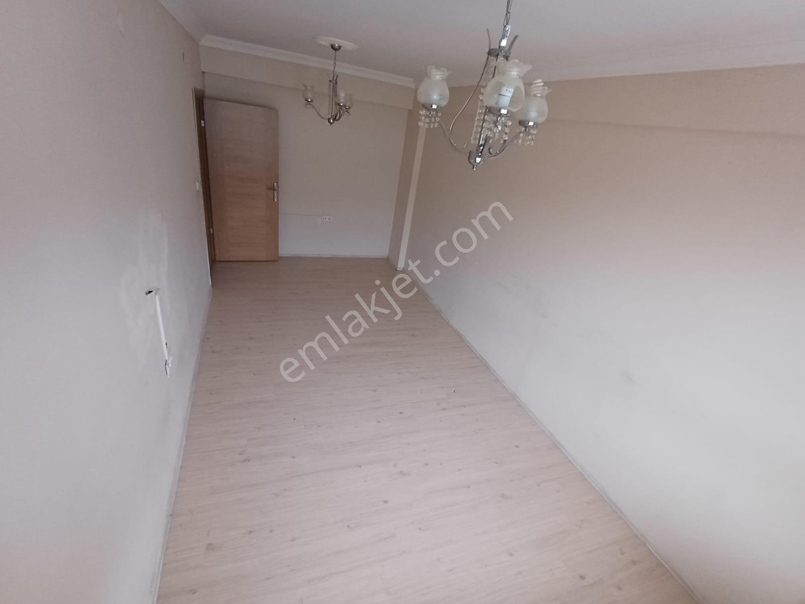Kolçan Emlak'tan Yunus Emre'de Cadde Üzeri Kiralık 2+1 Daire - Görsel 2