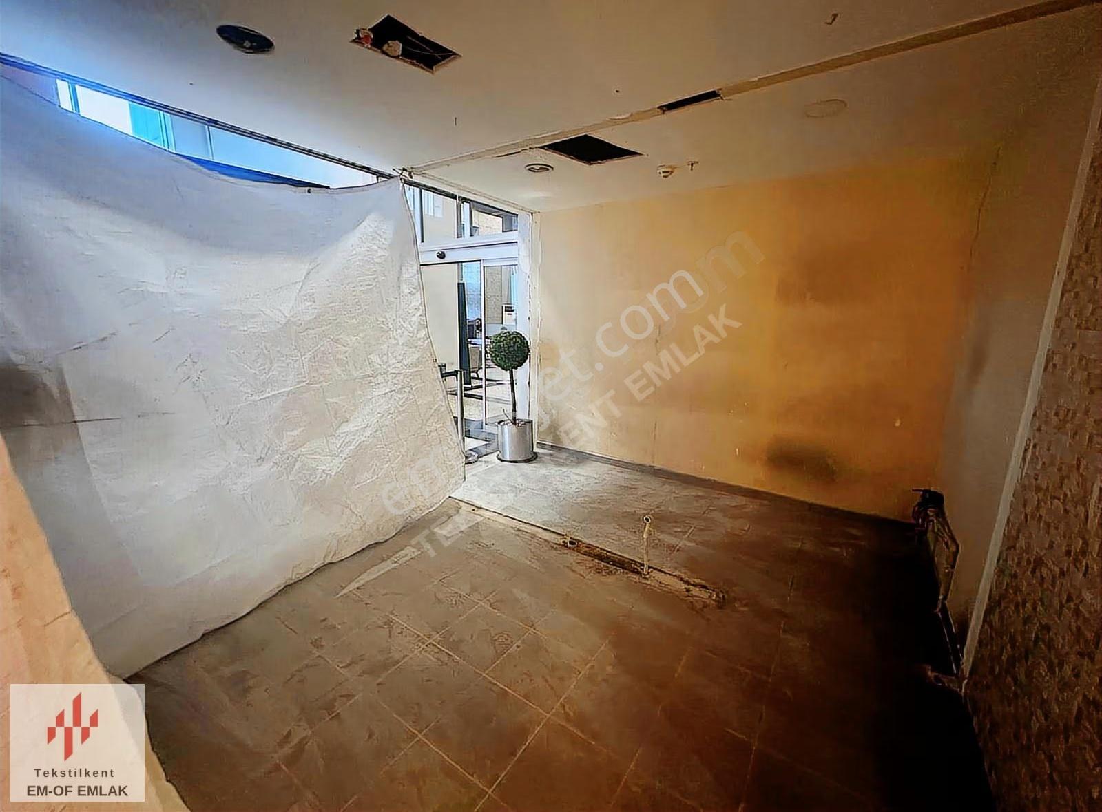 Koza Plaza Avm'de Ayak Üstü Satışa Uygun Olan Kiralık İş Yeri - Görsel 3