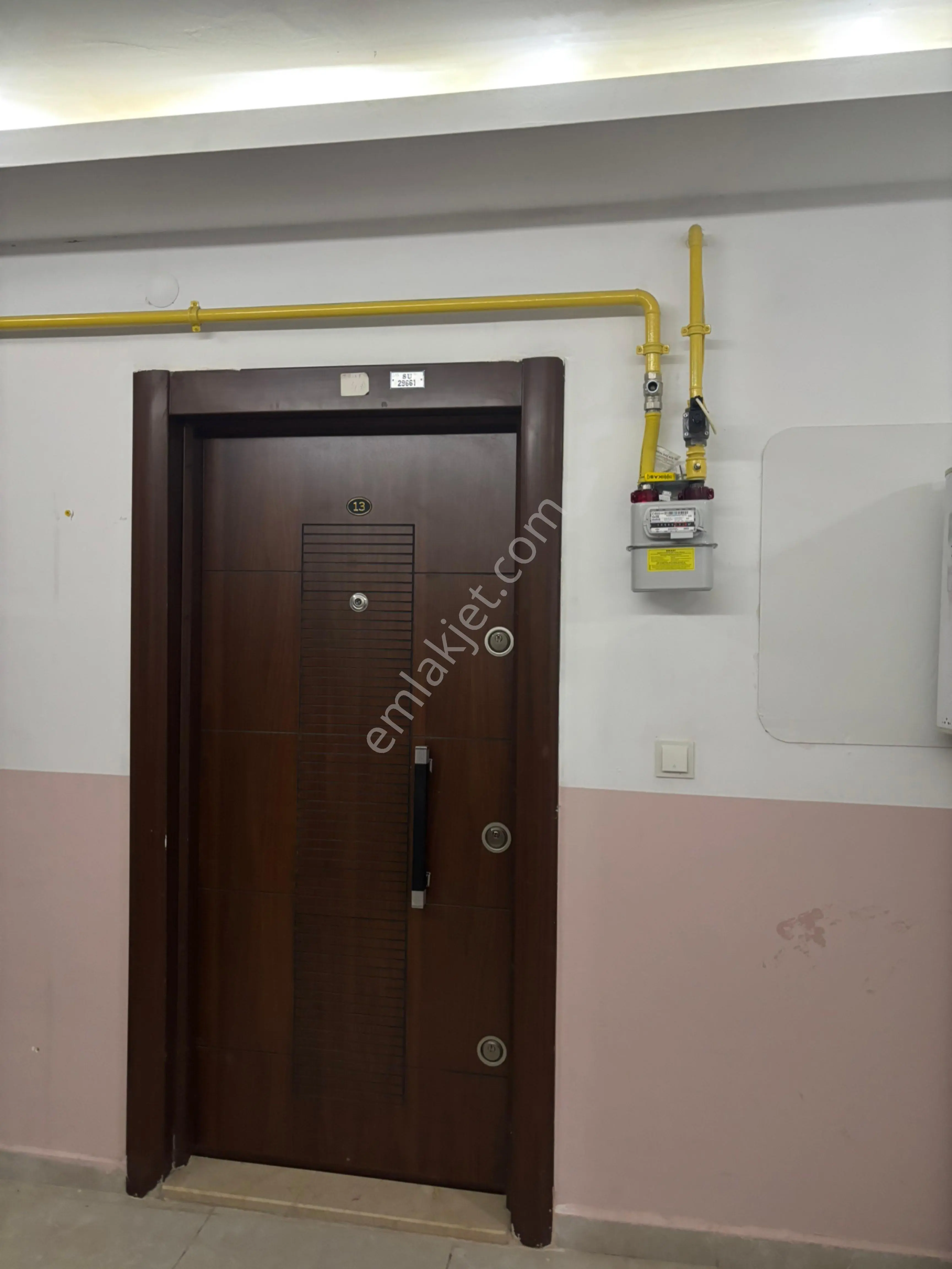 Çay Mahallesi Şakirefendi Meydanında Kiralık Ofis - Görsel 2