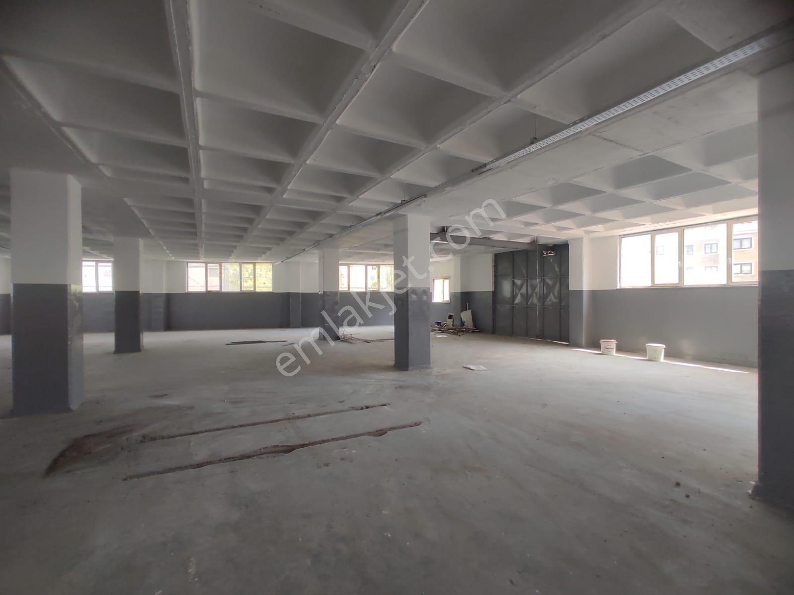 Halkalı Atakentte Kiralık 1000 M² İmalathane / Atölye