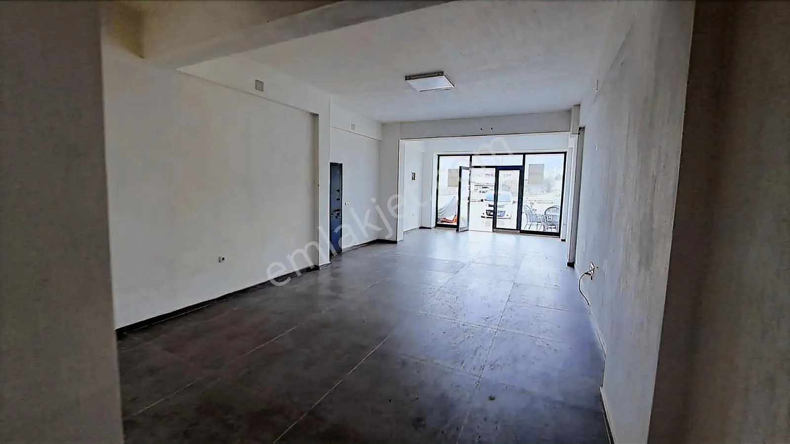Stoptan Çevreyolu Yüksek Tavanlı 80m² Kiralık İşyeri - Görsel 3