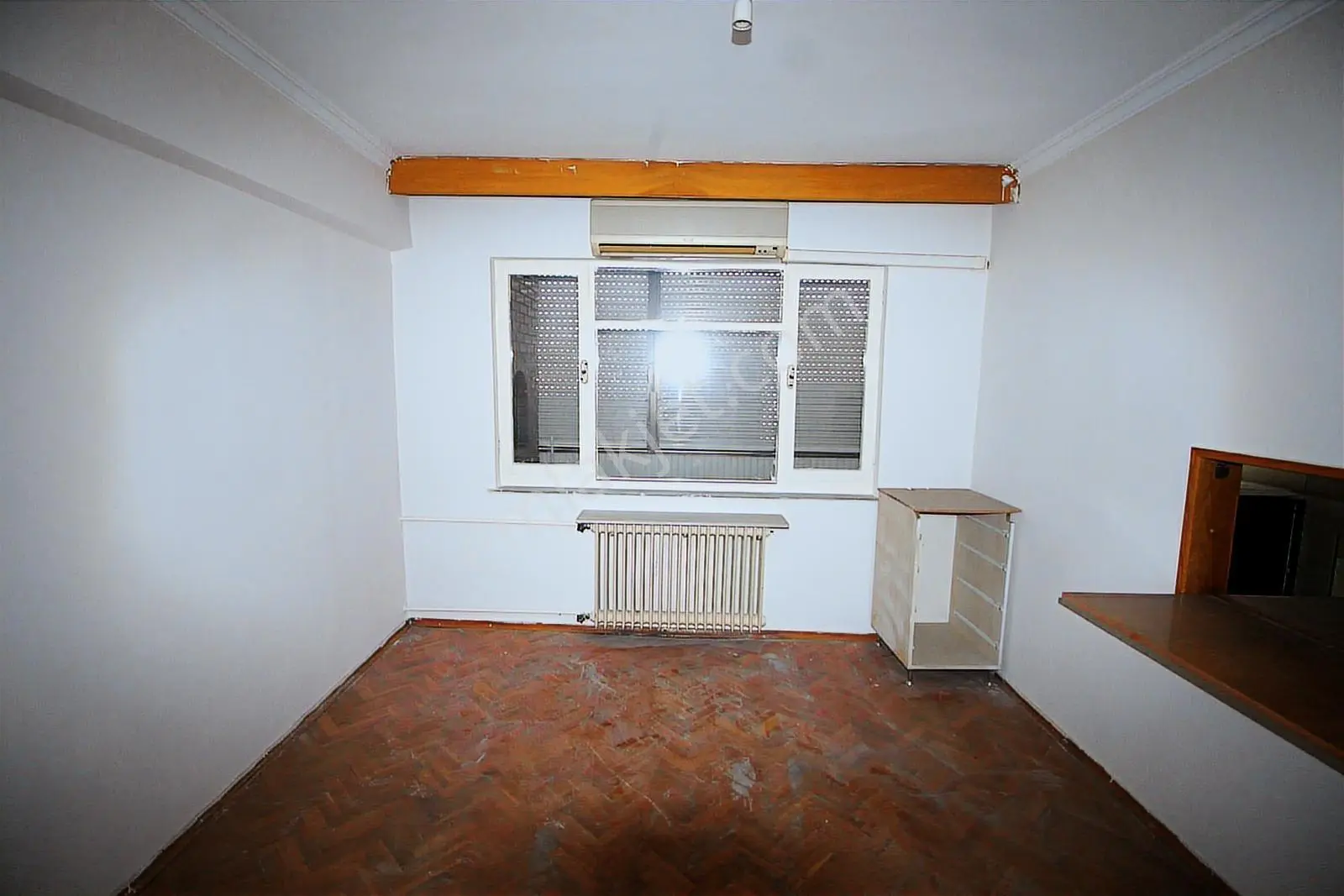 Altıparmak'ta Cadde Üstü Geniş 3+1 Kiralık - Görsel 5