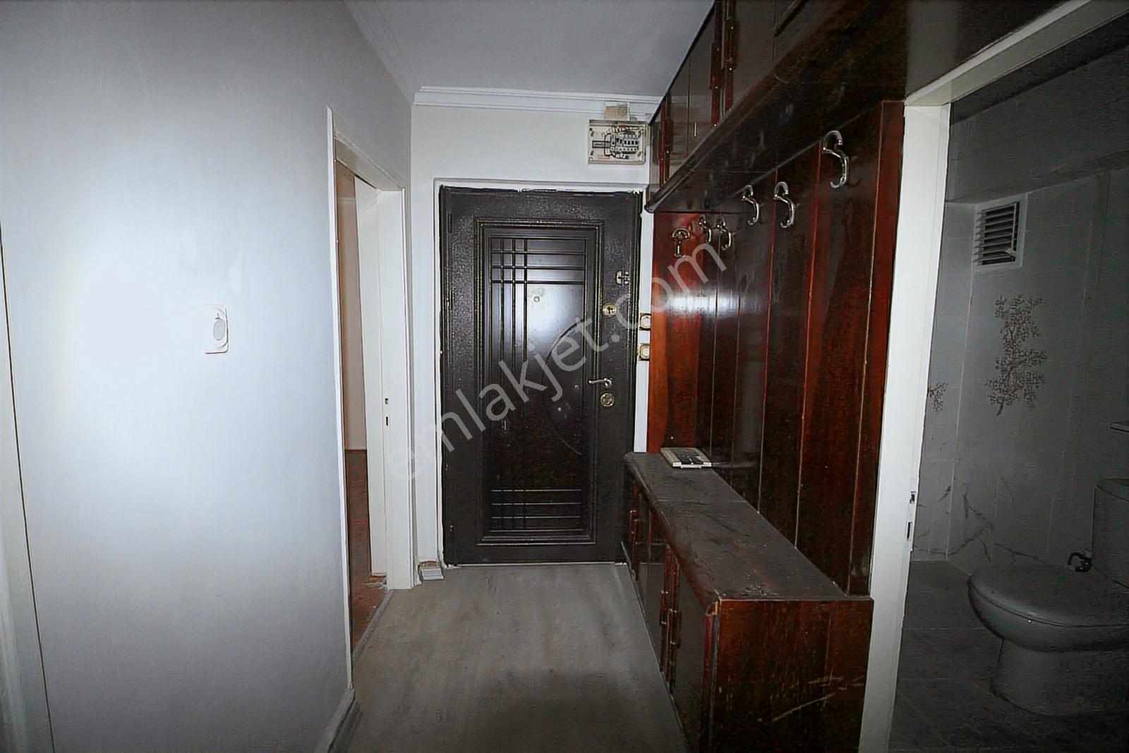 Altıparmak'ta Cadde Üstü Geniş 3+1 Kiralık - Görsel 18