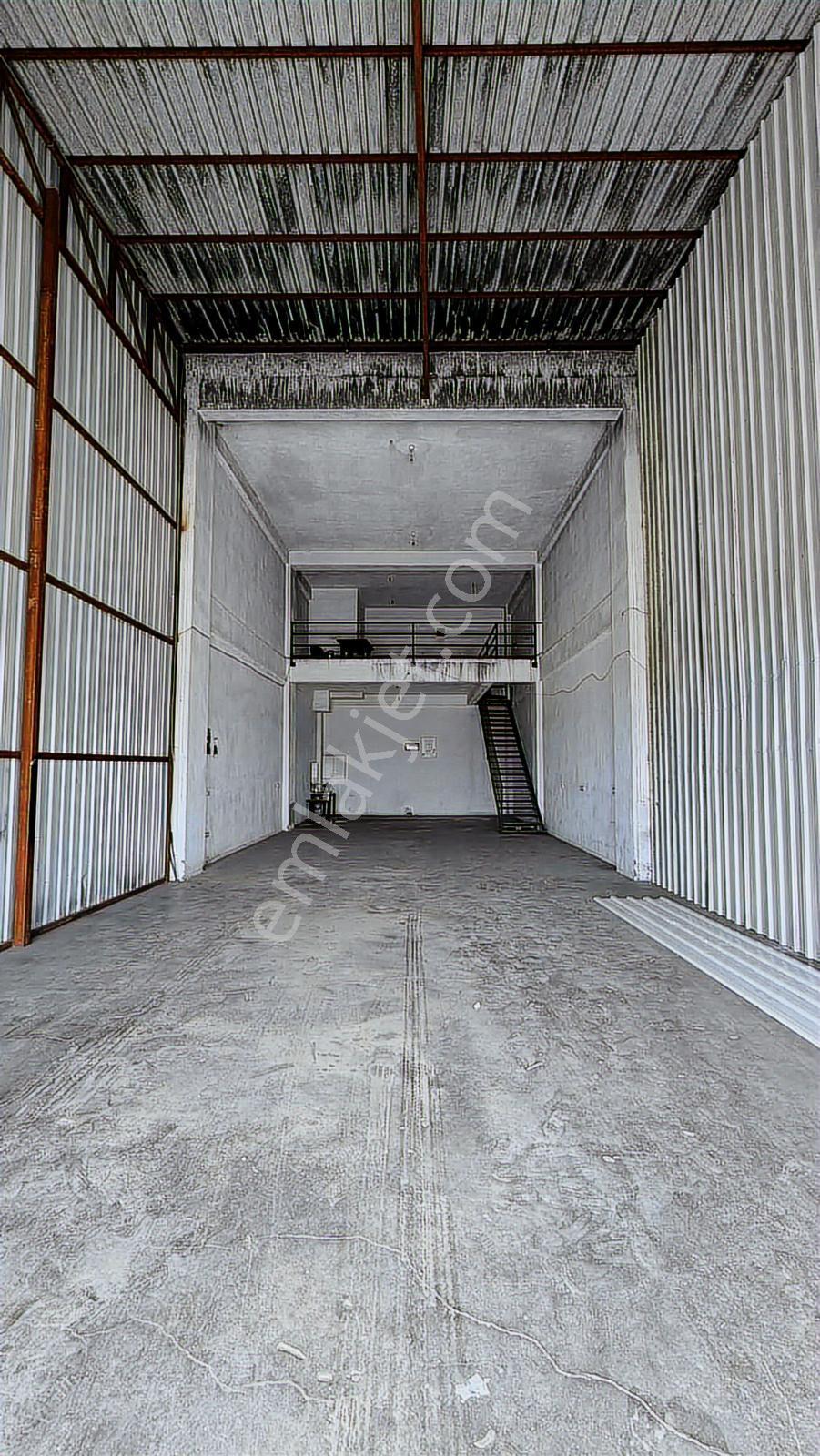 Metrekare Emlak' Tan 180 M2 Önü Açık Kiralık Dükkanlar - Görsel 6