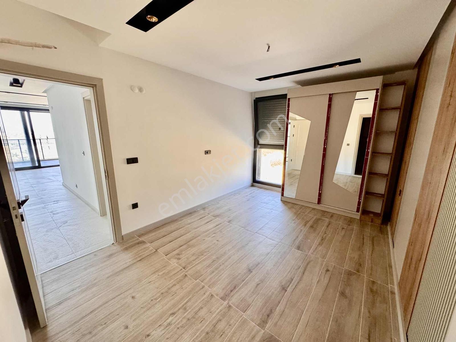 Kuşadasında Nezih Site İçinde Deniz Manzaralı Satılık Daireler - Görsel 24